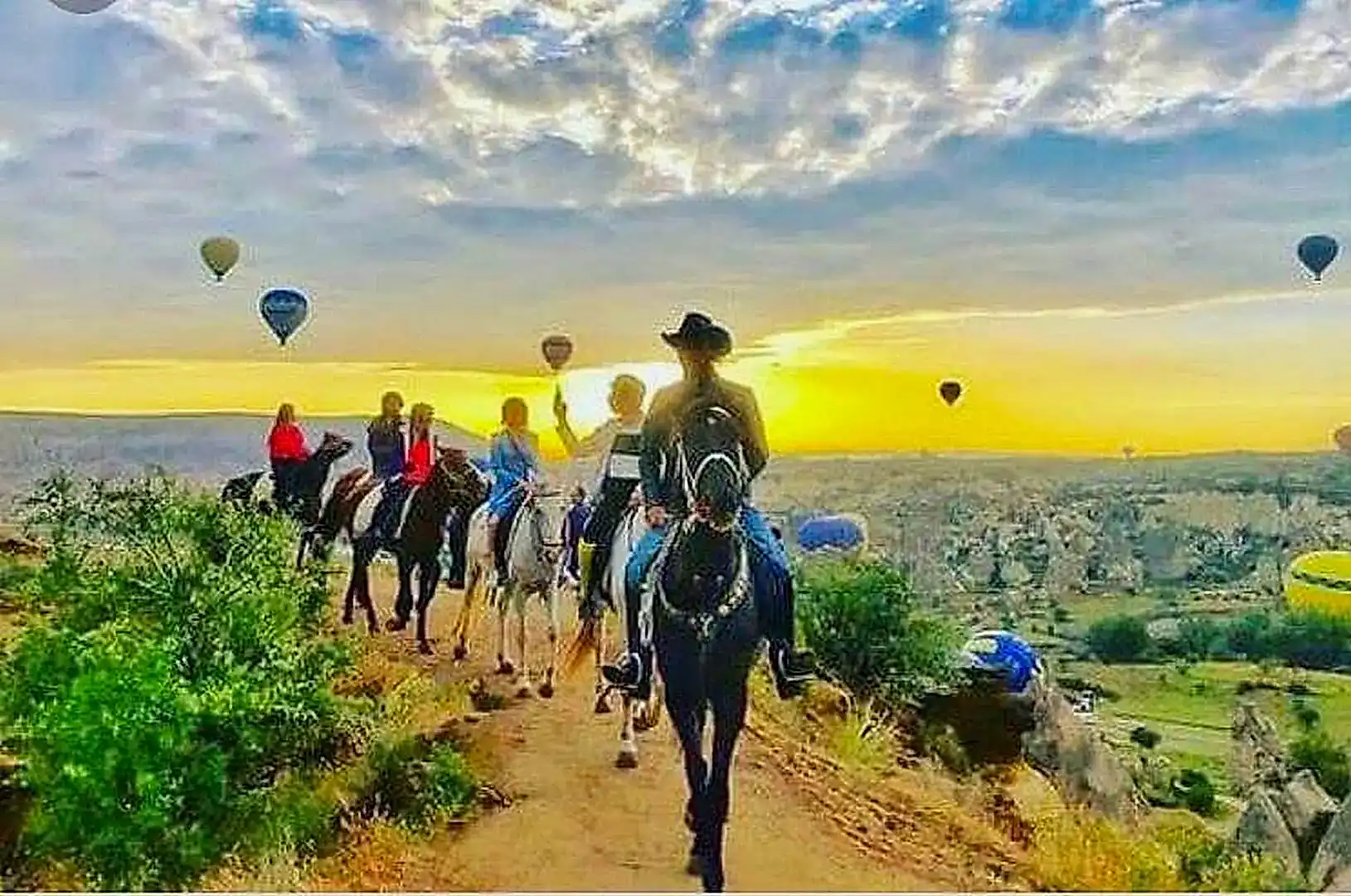 Sunset Horse Riding (2 Hours)