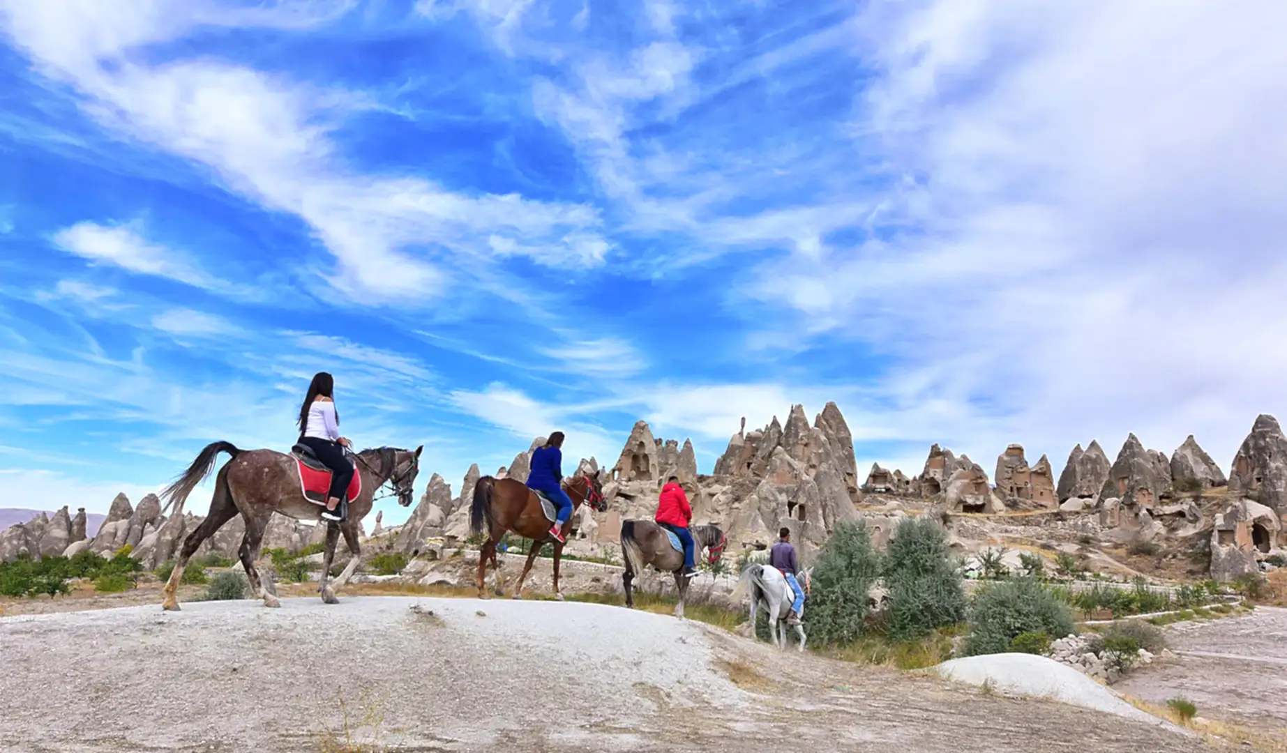 Sunrise Horse Riding (2 Hours)